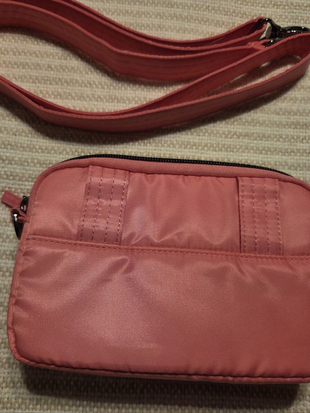 Lug Coupe Crossbody Perfectly Pink, Like New! - Picture 2 of 6
